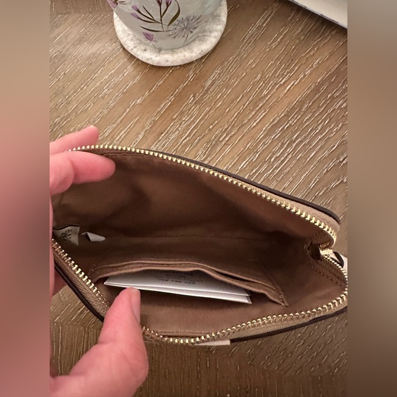 Coach Corner Zip Wristlet In Signature Canvas With Stripe in Sand / Calk NEW - Picture 6 of 8